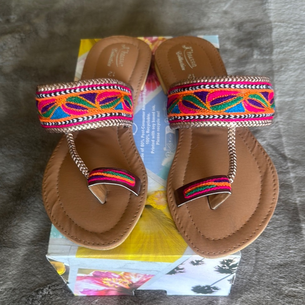 🌹BOGO of Lower Price 🌹NWOT Women’s  Embroidered Thong Sandal 12, fits 8.5-9.